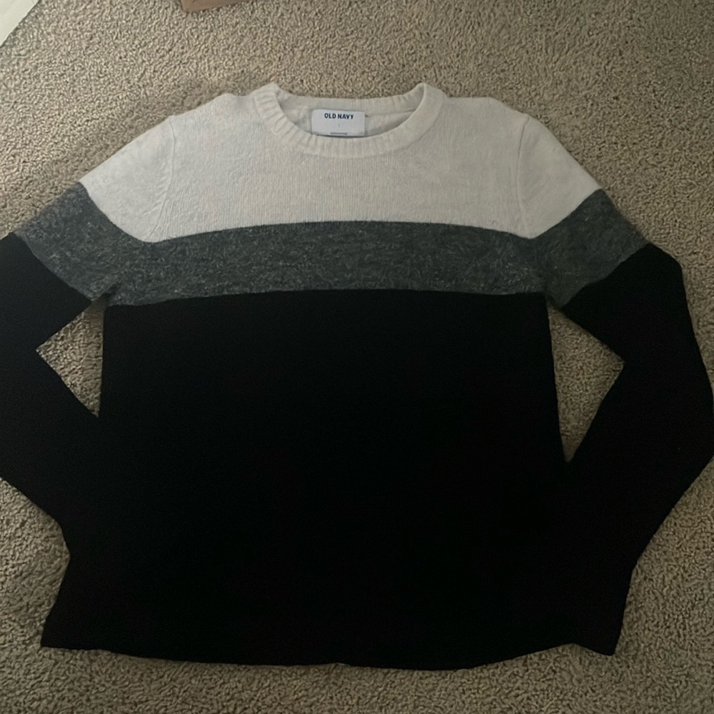 Old navy sweater